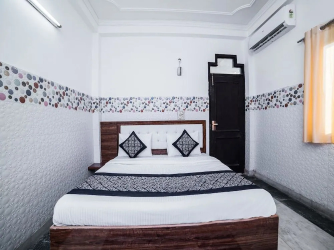 OYO 13730 Hotel Balram