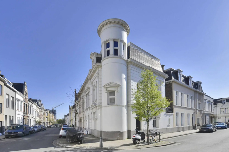 Zurenborg Area Apartments