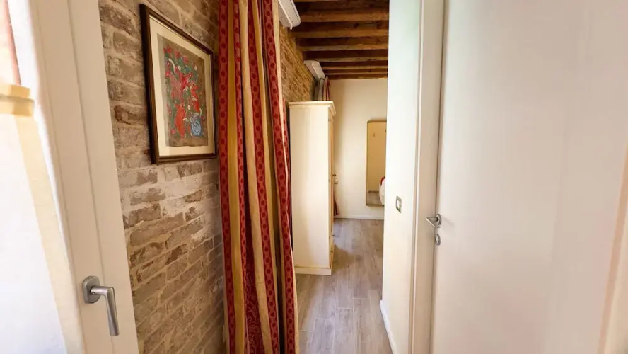 Graceful Venice Barnaba Suite by Ca-sa Check