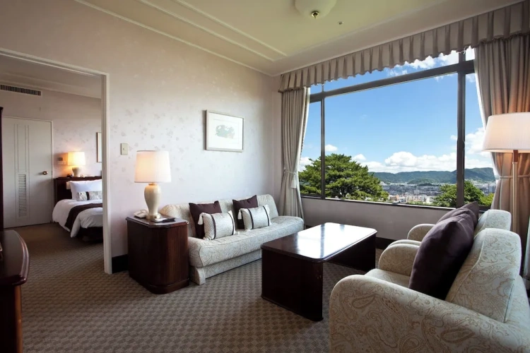 Suite with mountain view