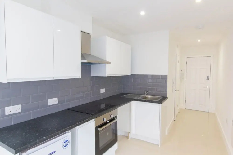 Bridge Road - Room 1