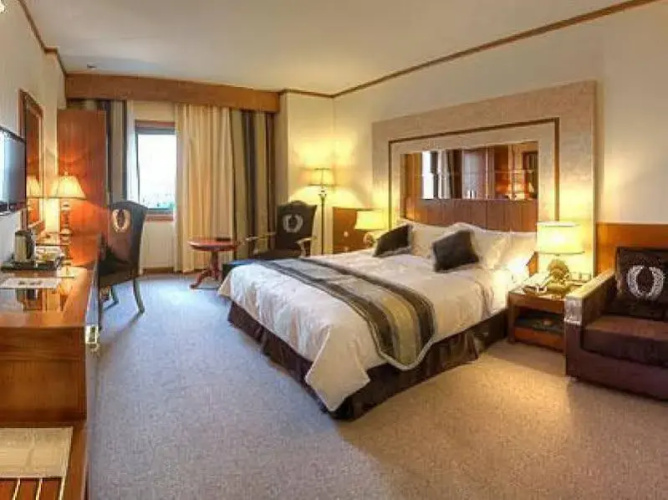 Royal Hotel Darvishi