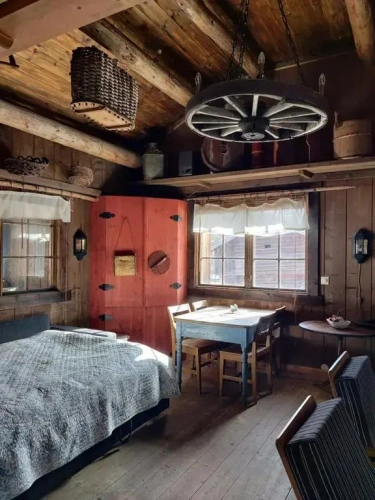 2 Bedrooms Cottage