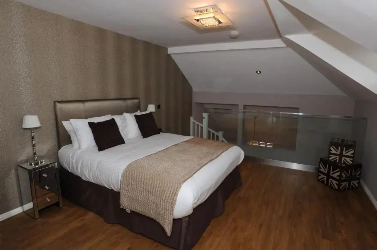 1 Bedroom Penthouse Apartment