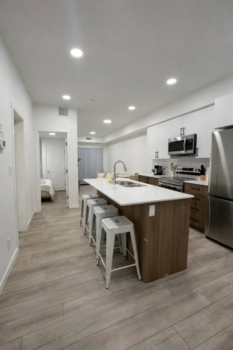 Condo w 2 Beds 13 Mins From West Edmonton Mall