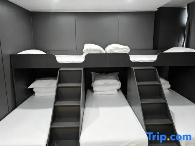 Standard Quintuple room