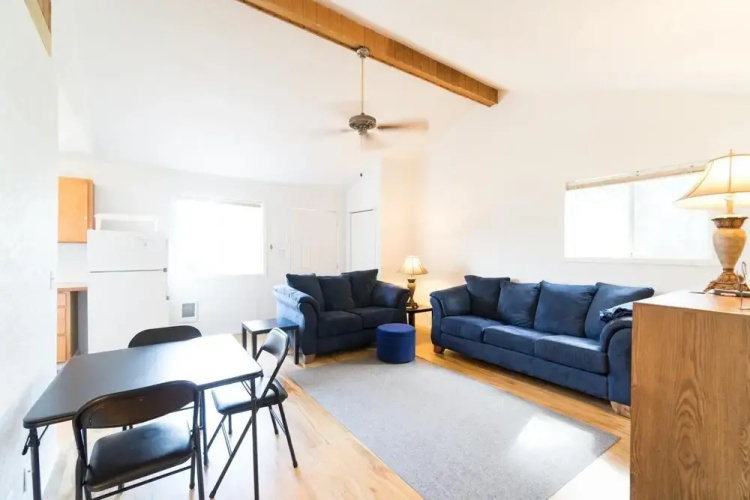 Lee's Place