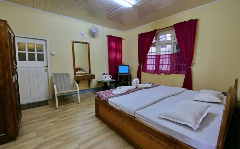 Hotel Tres