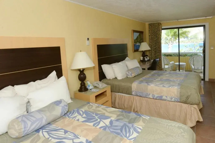 Lindbergh Bay Hotel and Villas