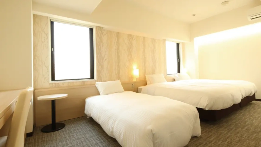 Standard Triple room