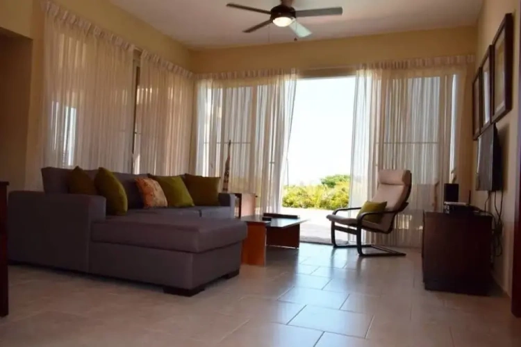 2 Bedrooms Villa