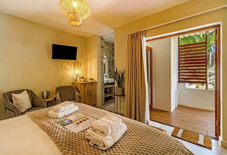 Luxury Double room with pool view