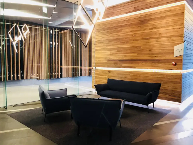 Explore Docklands Lovely Apartment LVL8