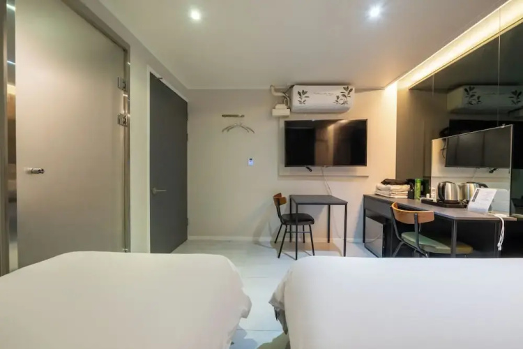 M&Lucky Hotel