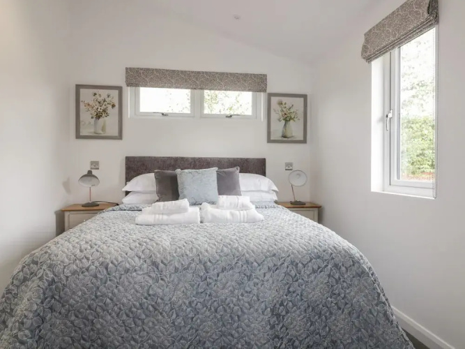 7 Meadow Retreat