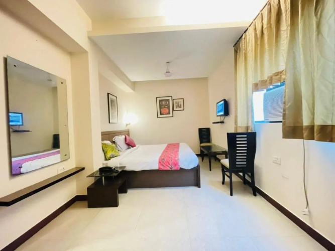 Hotel Crystal Retreat