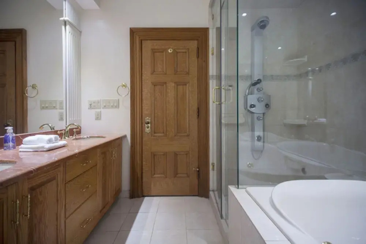 Spectacular 1BR Unit - King Bed