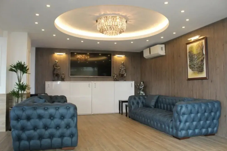 Aristo House Hotel