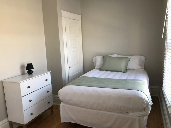 4 Bedrooms Standard Family room
