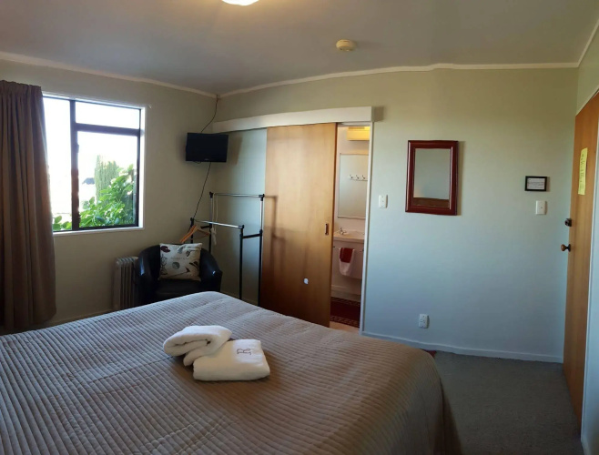 Redwood Lodge