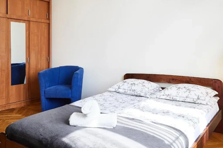 2 Bedrooms Apartment
