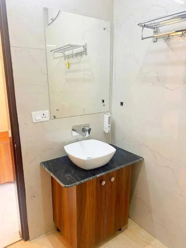 Kingfisher Luxury Resort
