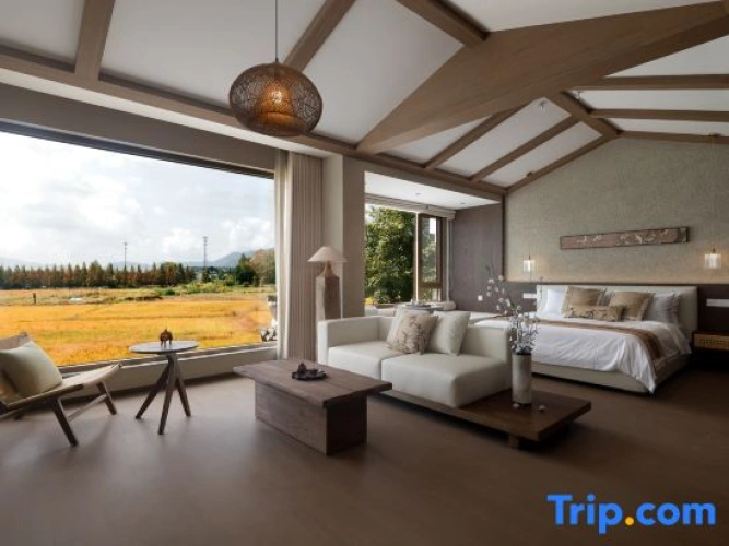 2 Bedrooms Deluxe Family room