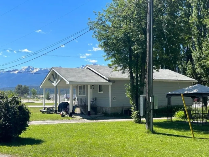 3 Bedrooms Cottage