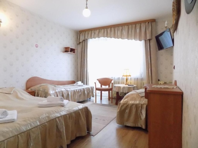 Standard Triple room with balcony