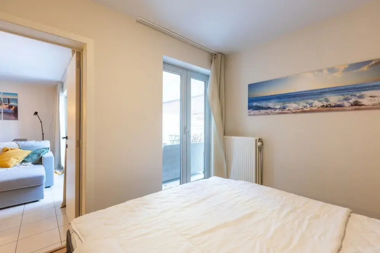 One-bedroom Apartment by the sea