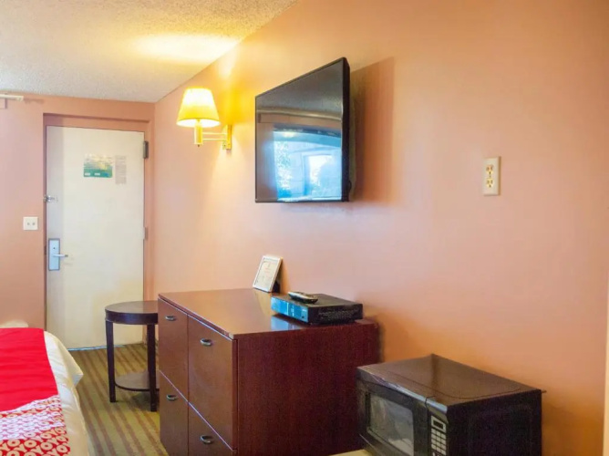 OYO Hotel Edison NJ Route 1
