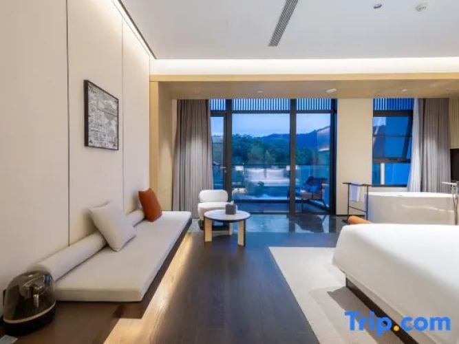 Deluxe Double Cottage with view