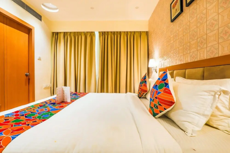 FabHotel Capitol Suites