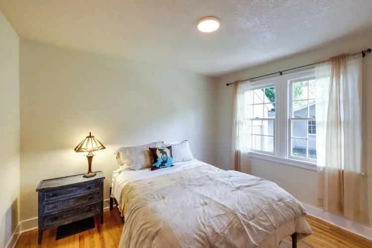 2 Bedrooms Cottage