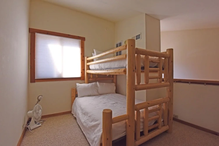 Standard room with balcony and with mountain view