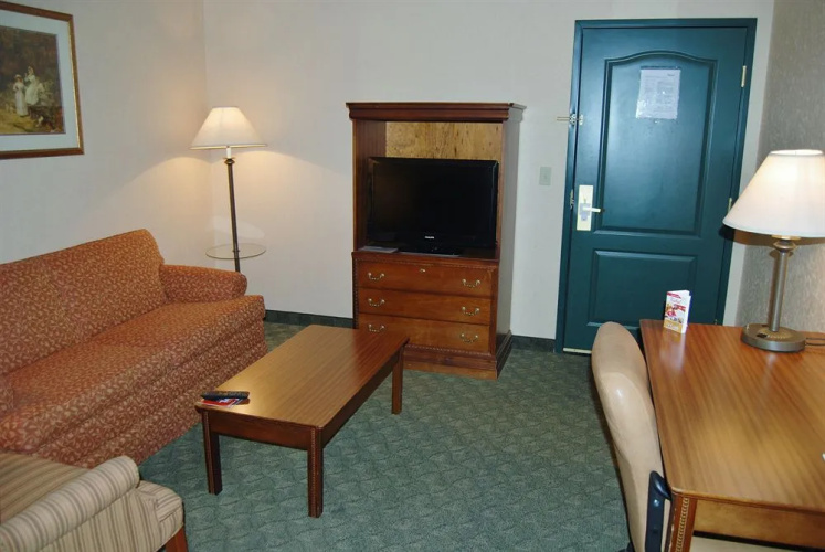 Red Roof Inn & Suites Berea