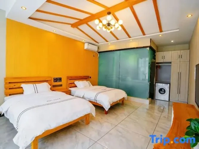 Standard Twin room with courtyard view