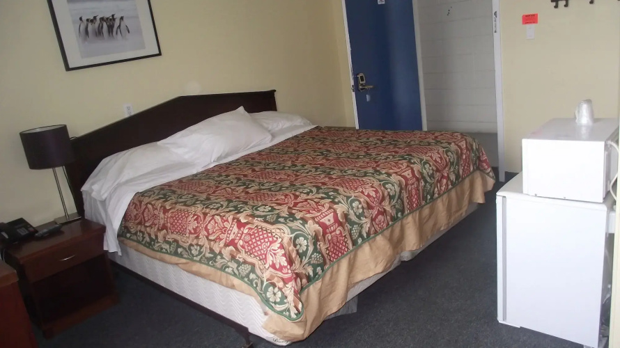 Empress Inn and Suites by The Falls