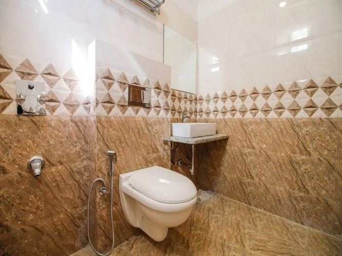 OYO 24327 Royale Sejour