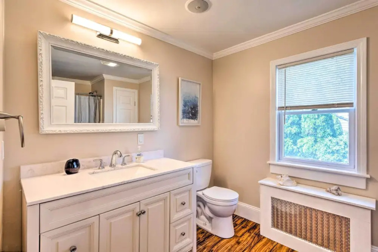 Coastal Abode w/ Beach Views, Walk to Beach & Bars