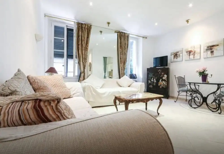 British Style and Central 1 Bedroom