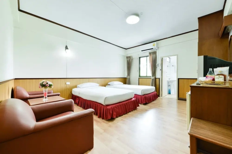 Standard Twin room with balcony