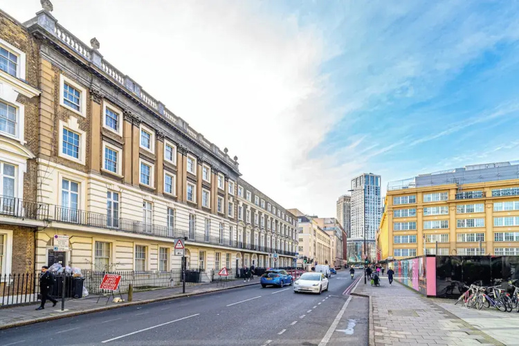 Stylish 2Bed Steps from Iconic Waterloo