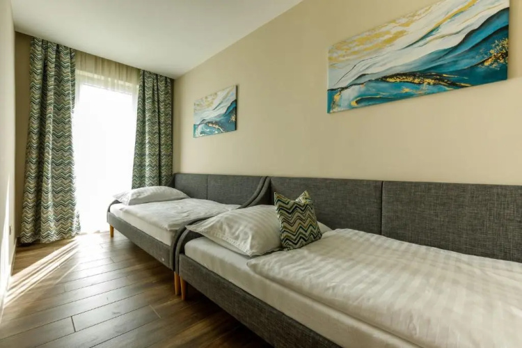 Royal Cafe Apartman