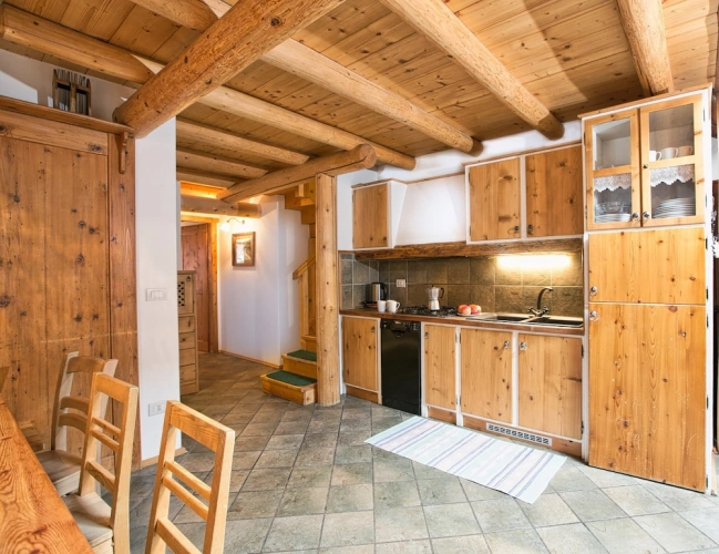 6 Bedrooms Classic Cottage