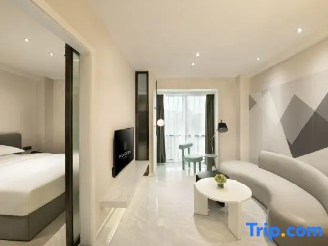 1 Bedroom Double Suite with garden view