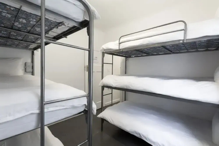DS Backpackers Hostel