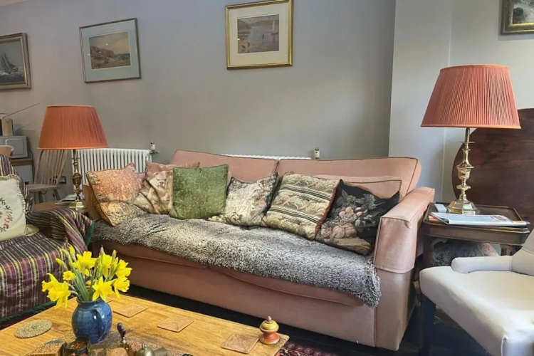 Luxurious 1 Bedroom Flat With Private Garden