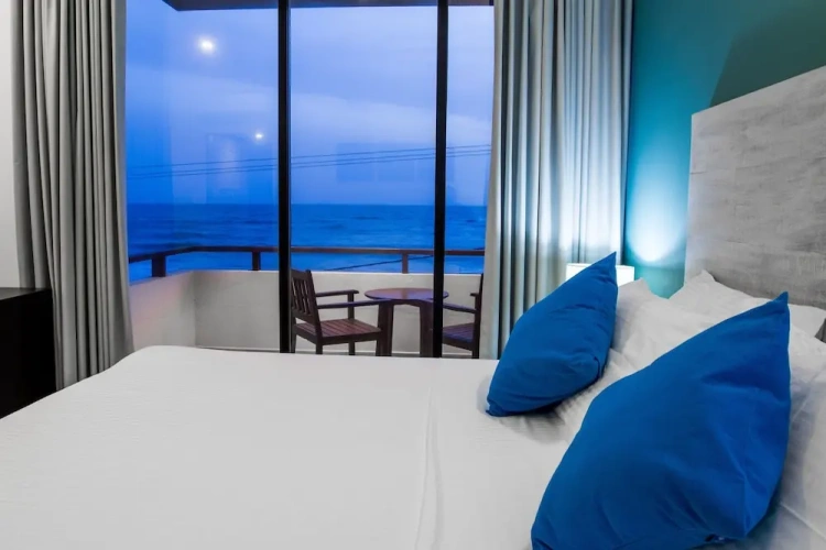 Deluxe Double room with balcony and with sea view