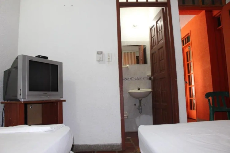 Standard Triple room
